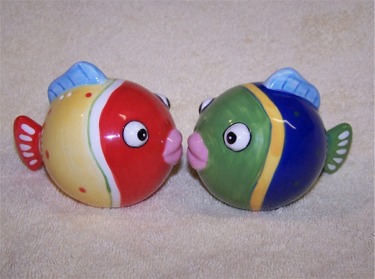goanif round fish kissing 2_5.jpg
